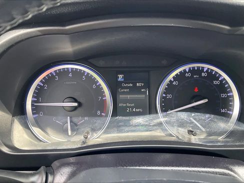 Used 2018 Toyota Highlander XLE image 26