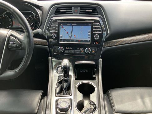 Used 2018 Nissan Maxima Platinum image 19