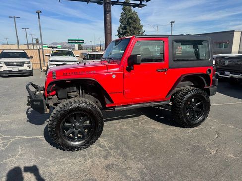 Used 2017 Jeep Wrangler Rubicon w/ Power Convenience Group image 8