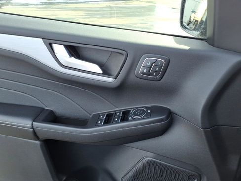 Used 2025 Ford Escape Platinum image 19