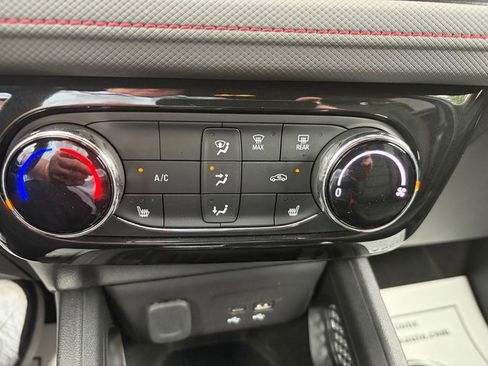Used 2024 Chevrolet TrailBlazer RS FWD image 26