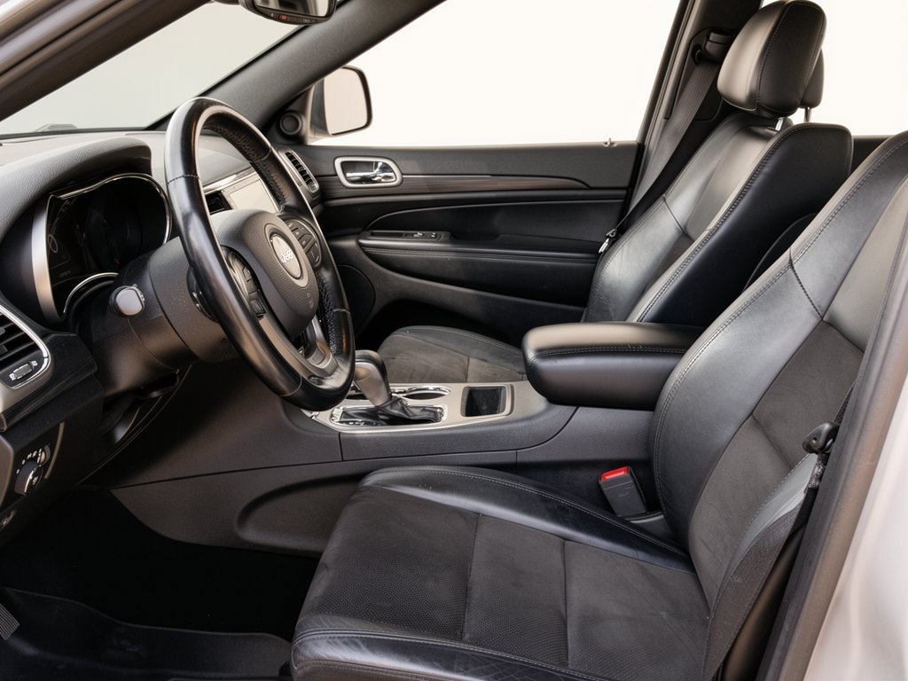 Used 2021 Jeep Grand Cherokee Laredo X RWD image 5