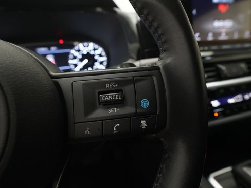 Used 2024 Nissan Pathfinder SV AWD/4WD image 19