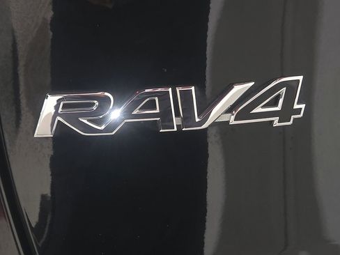 Certified 2024 Toyota RAV4 SE w/ Convenience Package AWD/4WD image 11