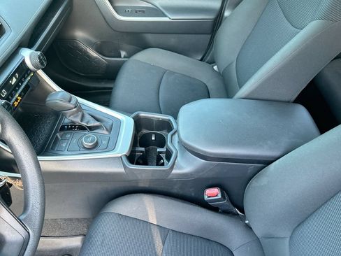 Used 2024 Toyota RAV4 LE AWD/4WD image 27