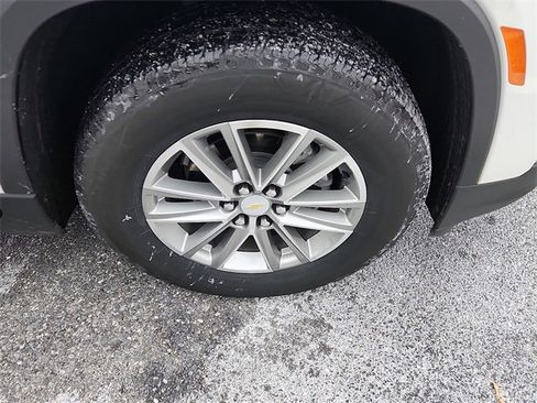 Certified 2023 Chevrolet Traverse LT image 8
