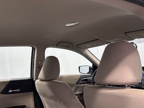 Used 2015 Honda Accord LX image 32