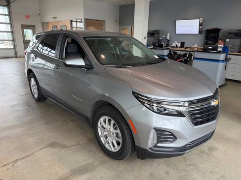 Used 2024 Chevrolet Equinox LT w/ LPO, Floor Liner Package FWD image 2
