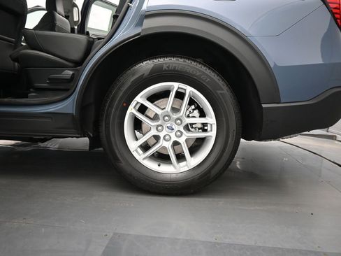 Used 2025 Ford Explorer Active image 25