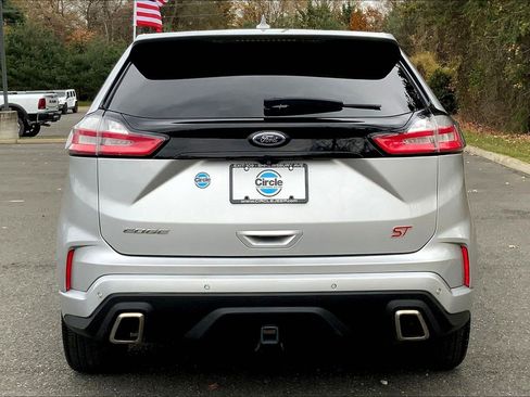 Used 2019 Ford Edge ST w/ Cold Weather Package image 4