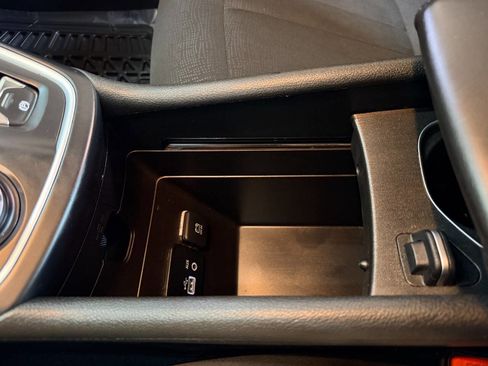 Used 2015 Chrysler 200 Limited w/ Convenience Group FWD image 45