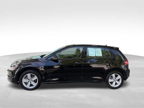 Used 2017 Volkswagen Golf SE image 2