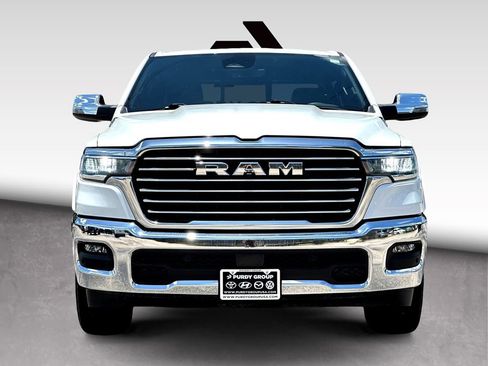 Used 2025 RAM 1500 Laramie AWD/4WD image 3