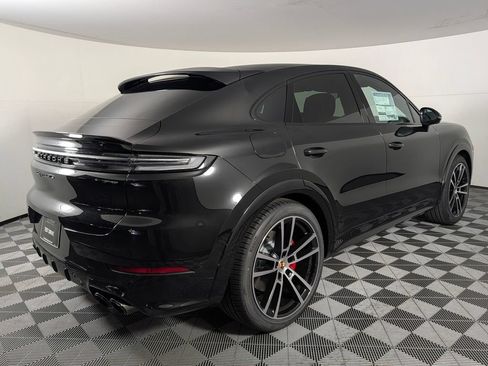 New 2026 Porsche Cayenne GTS AWD/4WD image 7