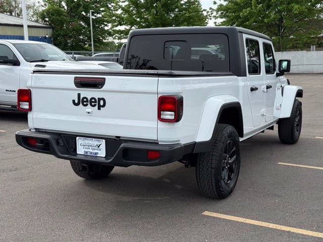 Certified 2022 Jeep Gladiator Sport AWD/4WD image 4
