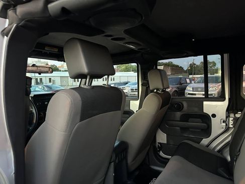 Used 2007 Jeep Wrangler Unlimited X RWD image 21