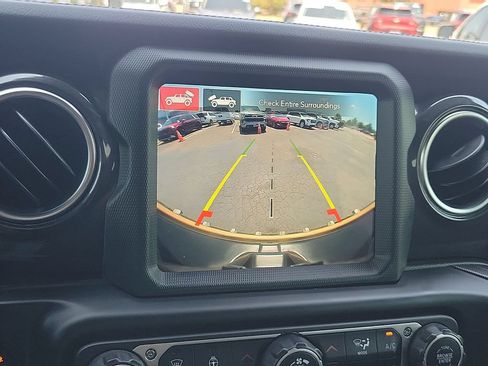 Used 2022 Jeep Wrangler Unlimited Rubicon AWD/4WD image 15