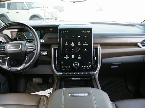 Used 2025 GMC Yukon Denali Ultimate image 37
