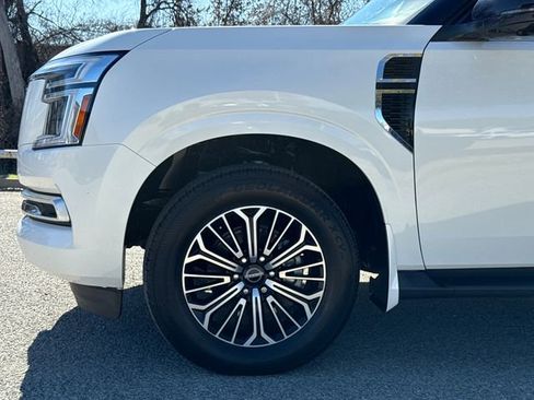 Used 2025 Nissan Armada Platinum image 5