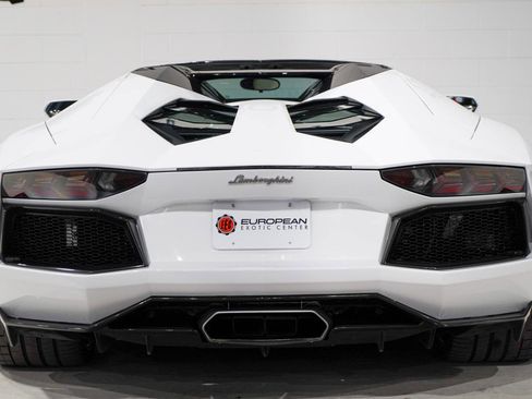 Used 2014 Lamborghini Aventador LP 700-4 image 3