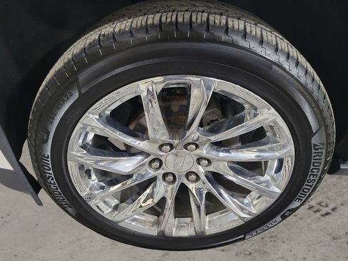 Used 2017 Cadillac Escalade Premium Luxury image 9