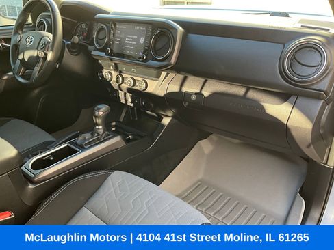 Used 2020 Toyota Tacoma TRD Sport w/ Technology Package image 9