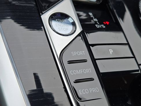 Used 2023 BMW X7 M60i w/ Executive Package image 25