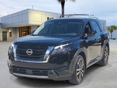 Used 2025 Nissan Pathfinder Platinum w/ Cargo Package
