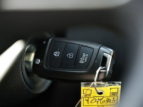 Used 2023 Hyundai Santa Fe SE image 40