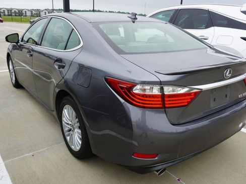 Used 2013 Lexus ES 350 w/ Luxury Pkg FWD image 7