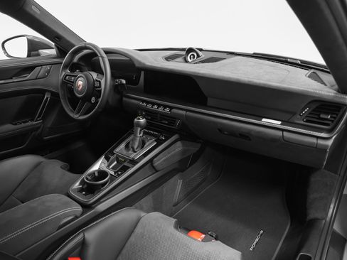 Certified 2026 Porsche 911 GT3 RWD image 39