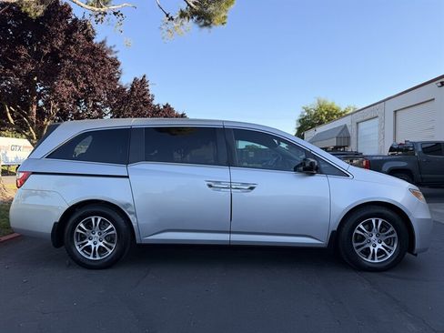Used 2011 Honda Odyssey EX image 9