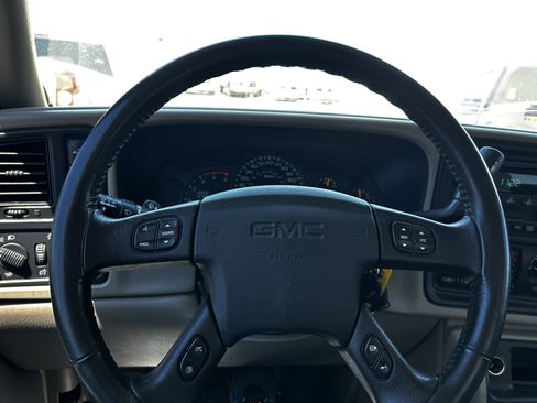 Used 2004 GMC Sierra 3500 SLE w/ Heavy-Duty Power Package AWD/4WD image 17