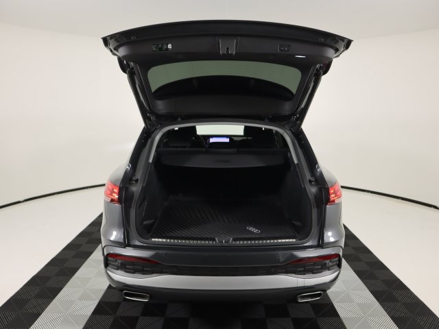 Certified 2025 Audi Q5 Premium w/ Premium Plus AWD/4WD image 24