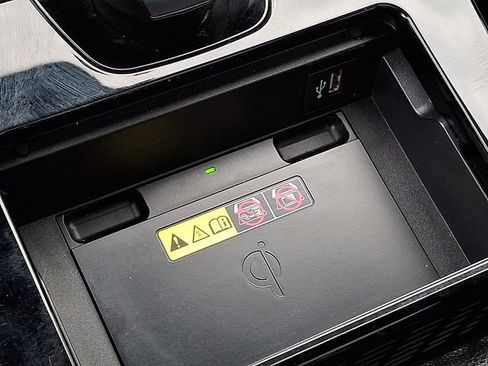 Used 2023 Toyota bZ4X Limited image 30