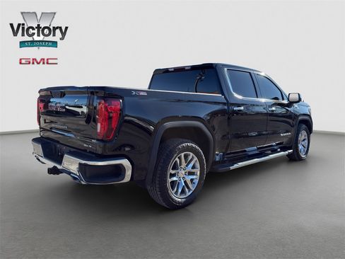 Used 2022 GMC Sierra 1500 SLT image 16