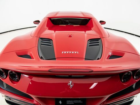Certified 2022 Ferrari F8 Tributo RWD image 32