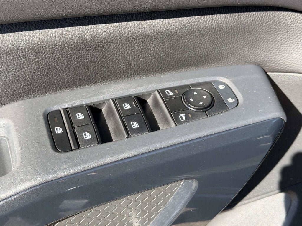 Used 2024 Nissan Pathfinder SV AWD/4WD image 18