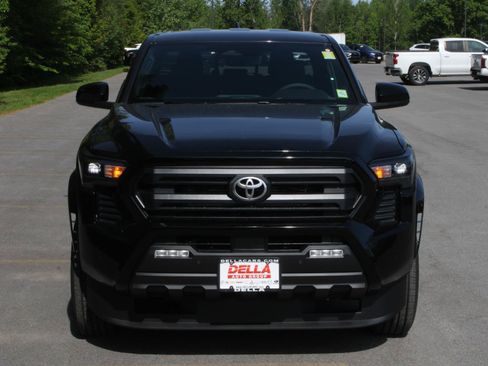 New 2026 Toyota Tacoma SR5 AWD/4WD image 2
