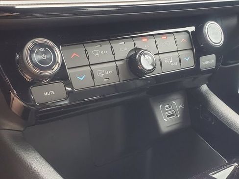 New 2026 Jeep Compass Trailhawk AWD/4WD image 17