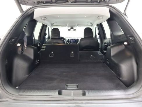 Used 2019 Jeep Cherokee Limited image 31