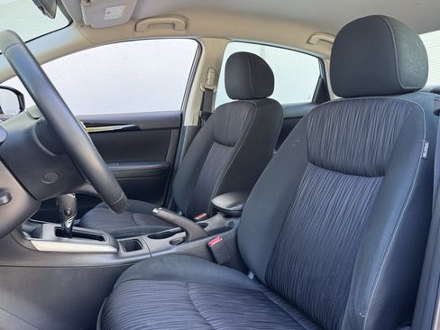 Used 2019 Nissan Sentra SV FWD image 5