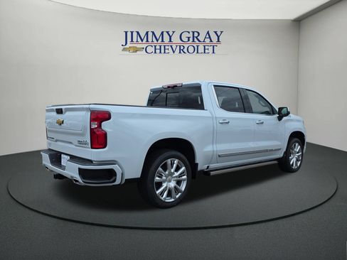 New 2026 Chevrolet Silverado 1500 High Country w/ High Country Premium Package AWD/4WD image 5