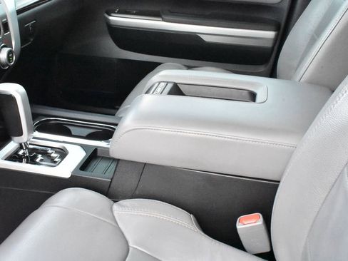 Used 2016 Toyota Tundra Limited image 26