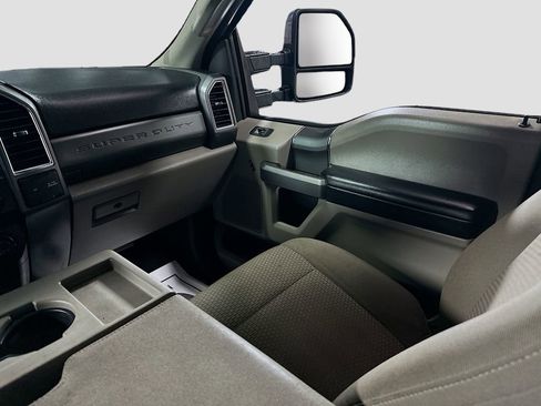 Used 2018 Ford F350 XLT w/ XLT Premium Package image 24