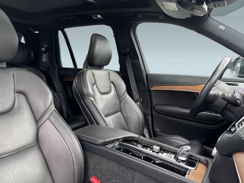 Used 2017 Volvo XC90 T8 Excellence image 32