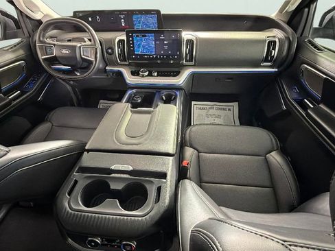 Used 2025 Ford Expedition Max Platinum AWD/4WD image 37