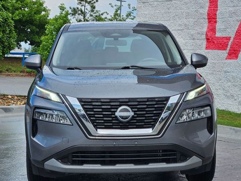 Used 2023 Nissan Rogue SV FWD image 2