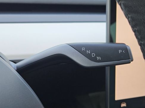 Used 2022 Tesla Model 3 Standard Range RWD image 10