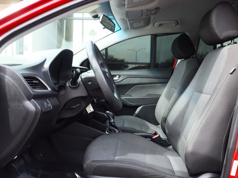 Used 2018 Hyundai Accent SE image 38